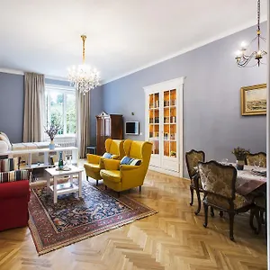 Apartment Engel