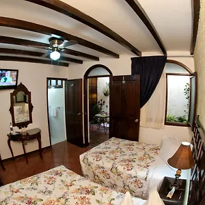 casa-florencia-hotel.guatemalaantiguahotels.com/